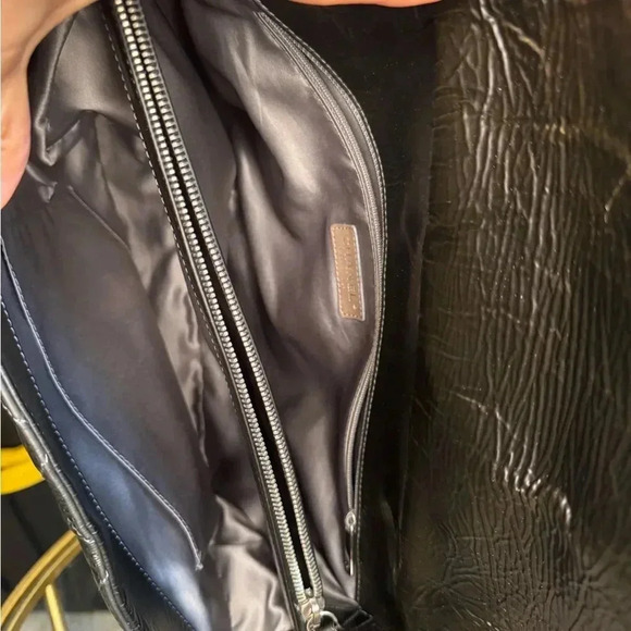 Chanel Chain CC Full Flap Bag Quilted Patent Lea Large Size Black Color. - Picture 10 of 12